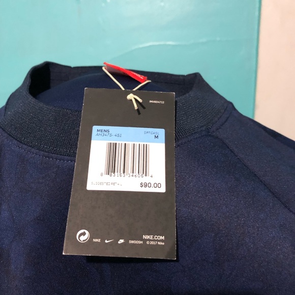 Nike “flower” top - Picture 5 of 5